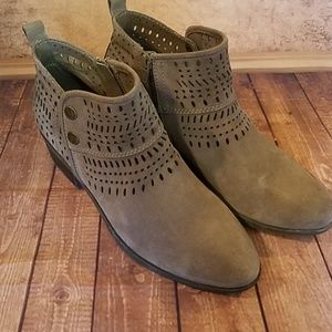 baretraps georgia booties